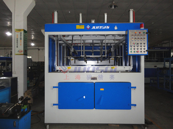 單頭厚片<a href=http://www.oksz.net/ target=_blank class=infotextkey>吸塑機(jī)</a>1.jpg